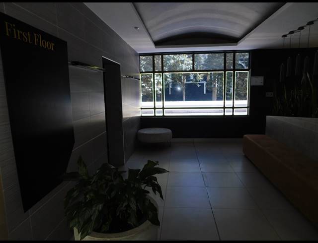 724M² OFFICE TO LET IN HYDE PARK